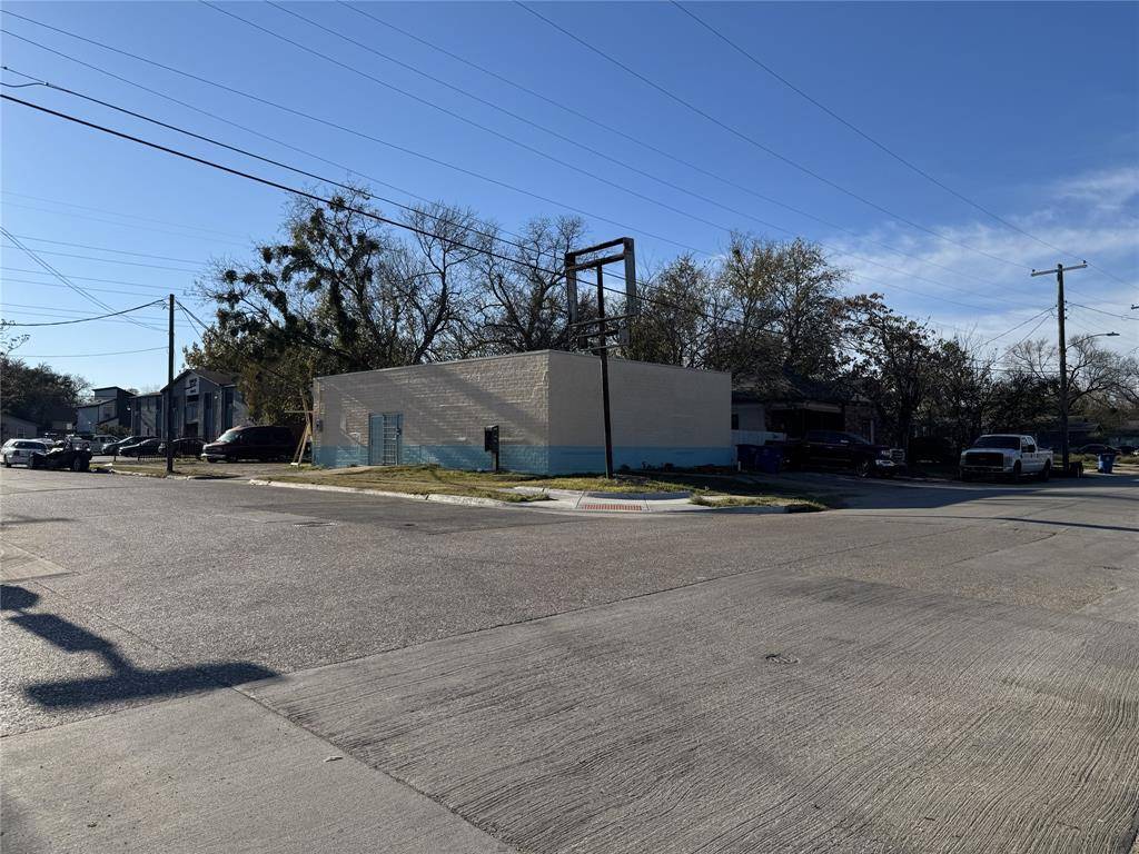 2023 Jb Jackson Jr Boulevard #J, Dallas, TX 75210