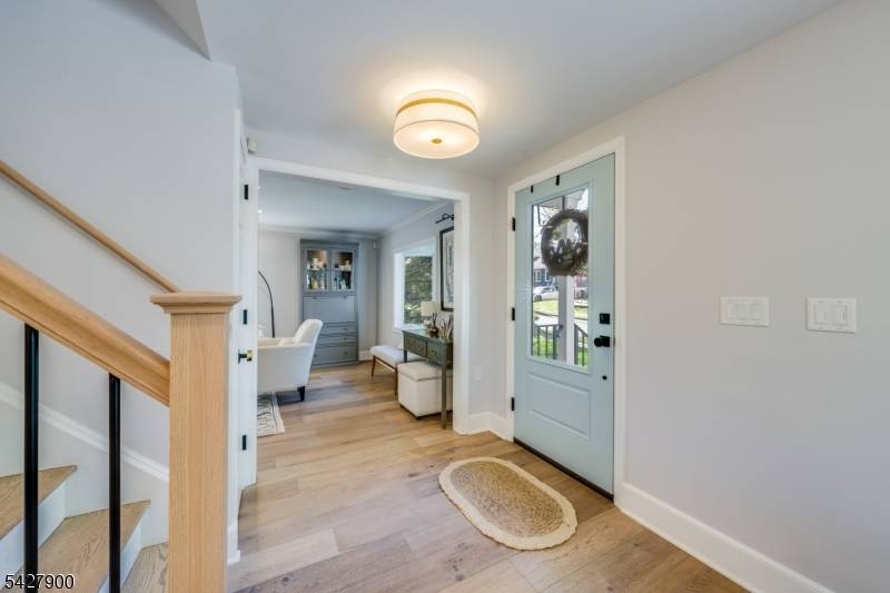 7 Meadow Rd, Chatham Boro, NJ 07928