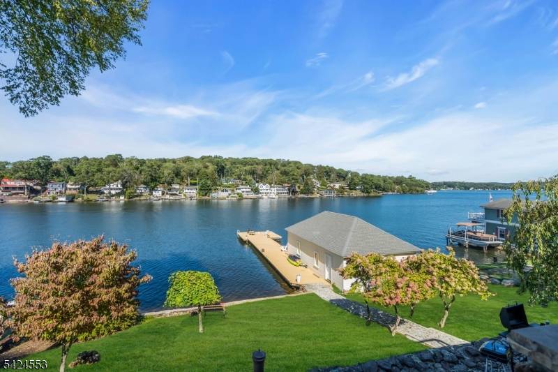 363 Lakeside Blvd, Hopatcong Boro, NJ 07843