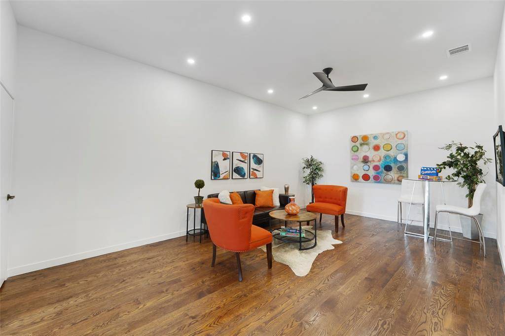 3110 W Jefferson Boulevard, Dallas, TX 75211
