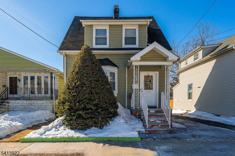 828 Allen St, Linden City, NJ 07036
