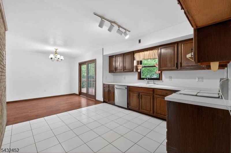 212 Oxford Rd, Edison Twp., NJ 08820