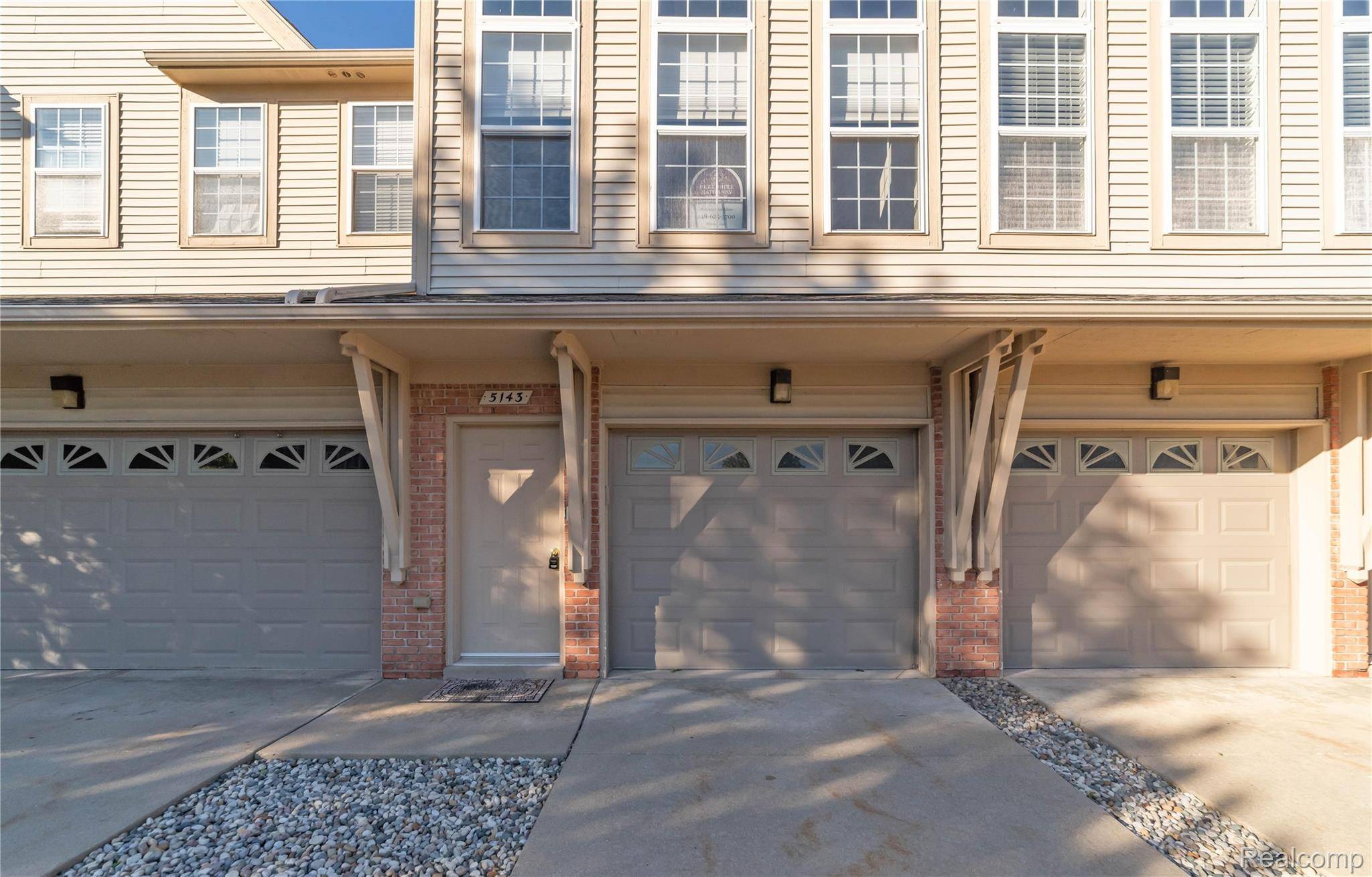 5143 Parsley DR, Shelby Charter Township, MI 48316