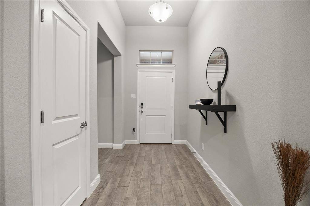 1009 Croxley Way, Fort Worth, TX 76247