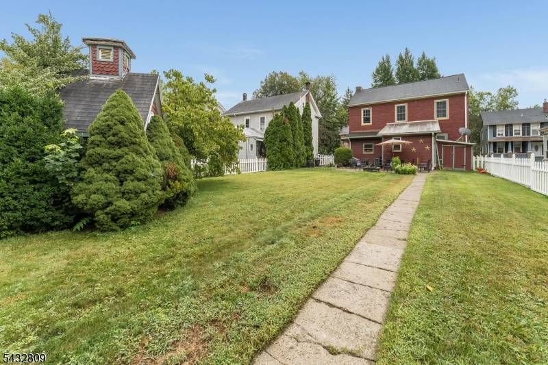 323 Water St, Belvidere Twp., NJ 07823