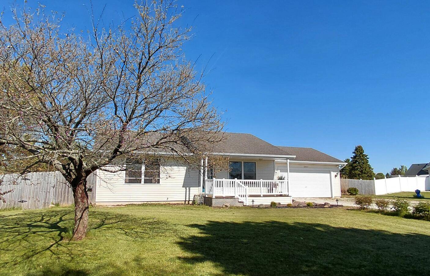 52821 County Road 657, Antwerp Twp, MI 49079