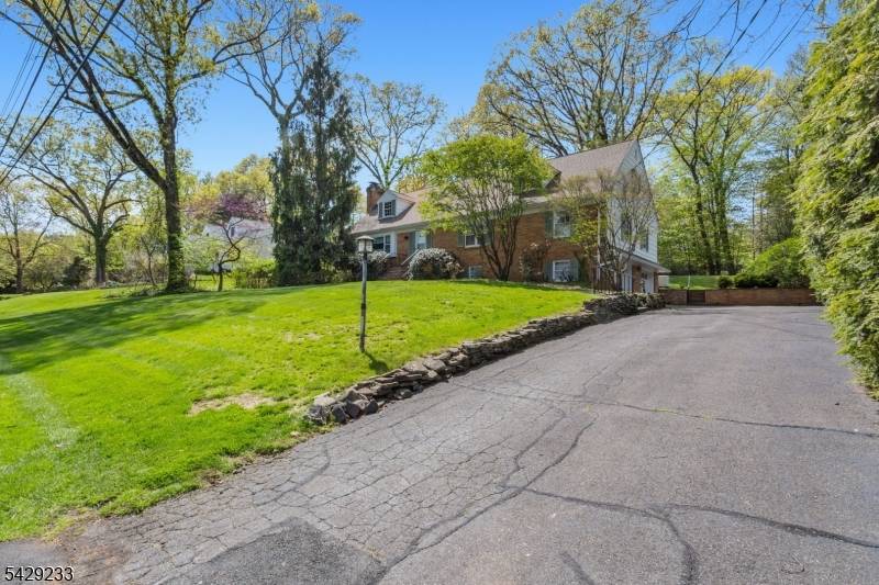 557 Taunton Rd, Wyckoff Twp., NJ 07481