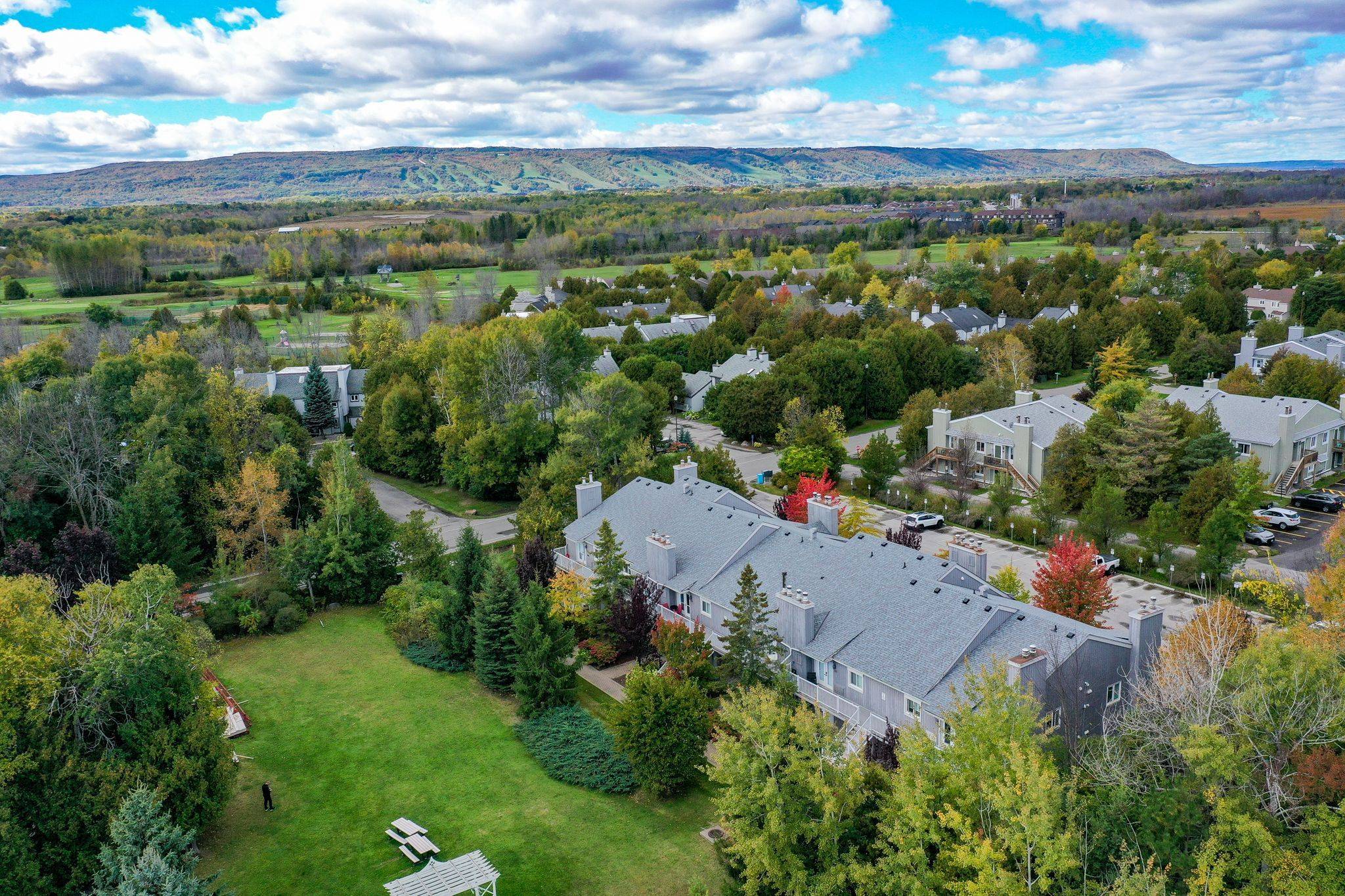 11 Dawson DR #718, Collingwood, ON L9Y 5B4