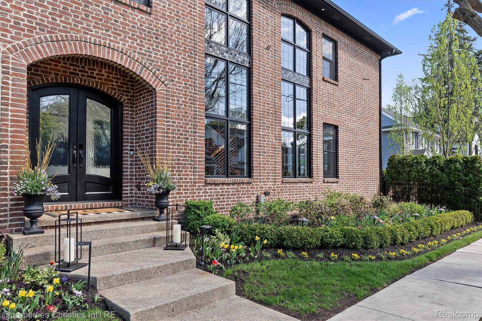 850 GREENWOOD ST, Birmingham, MI 48009