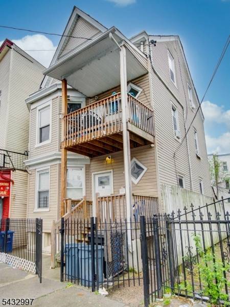 426 E 18Th St, Paterson City, NJ 07524