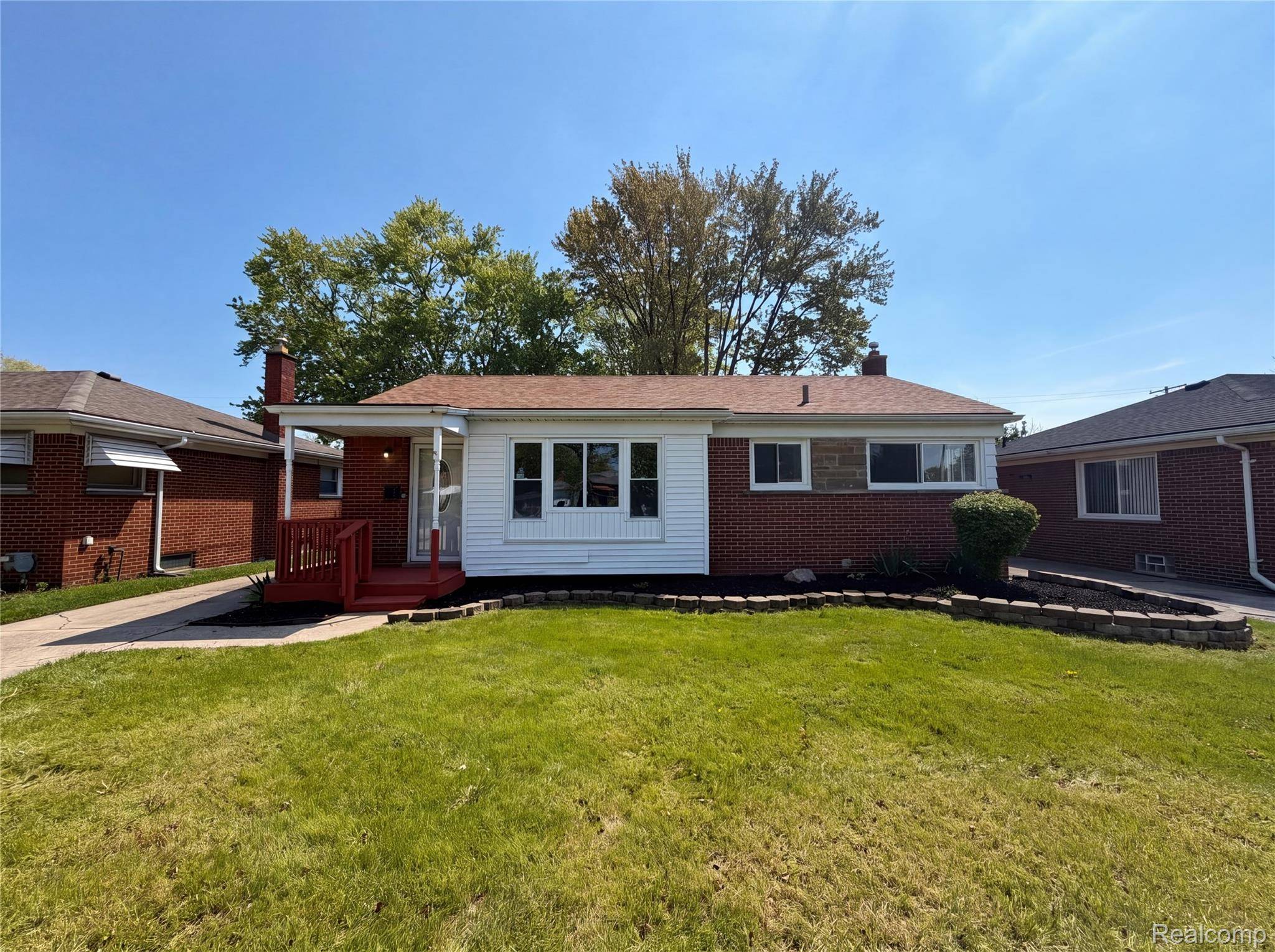28832 Kaufman ST, Roseville, MI 48066