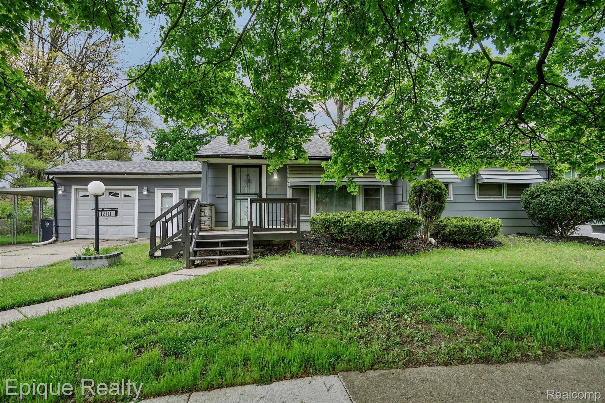 3210 Emerson ST, Flint, MI 48504