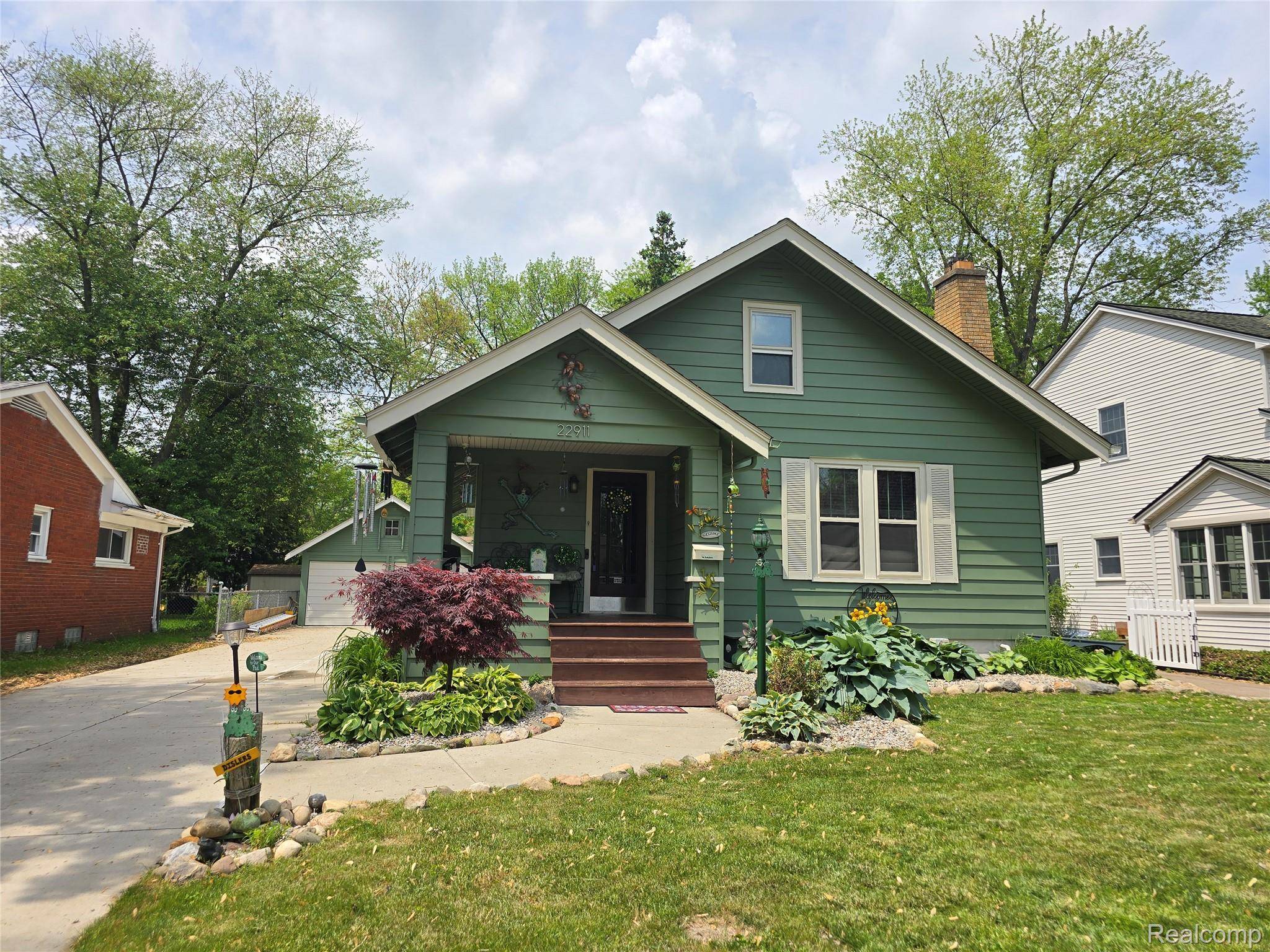 22911 Maple AVE, Farmington, MI 48336
