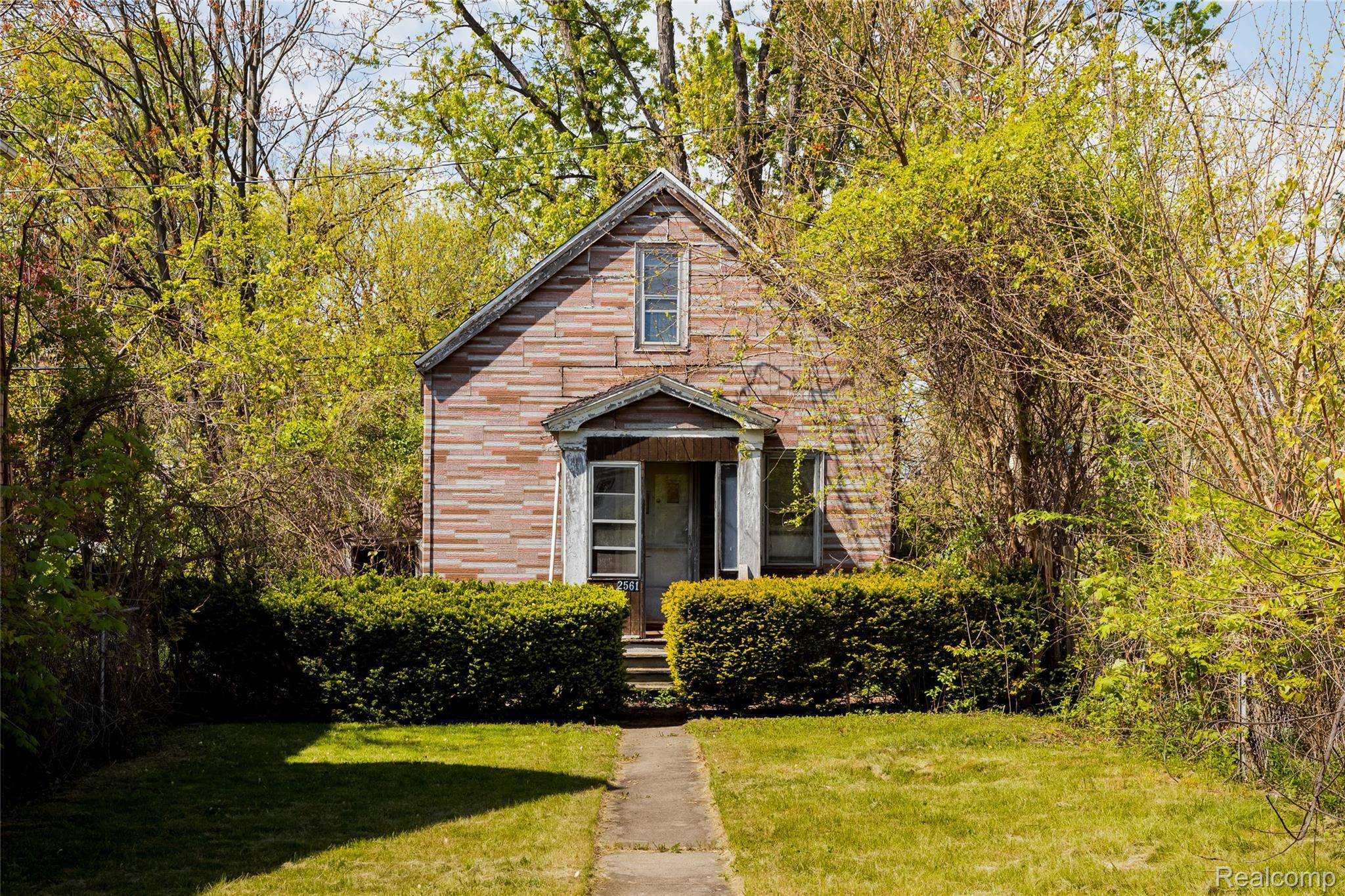 2561 Beals ST, Detroit, MI 48214