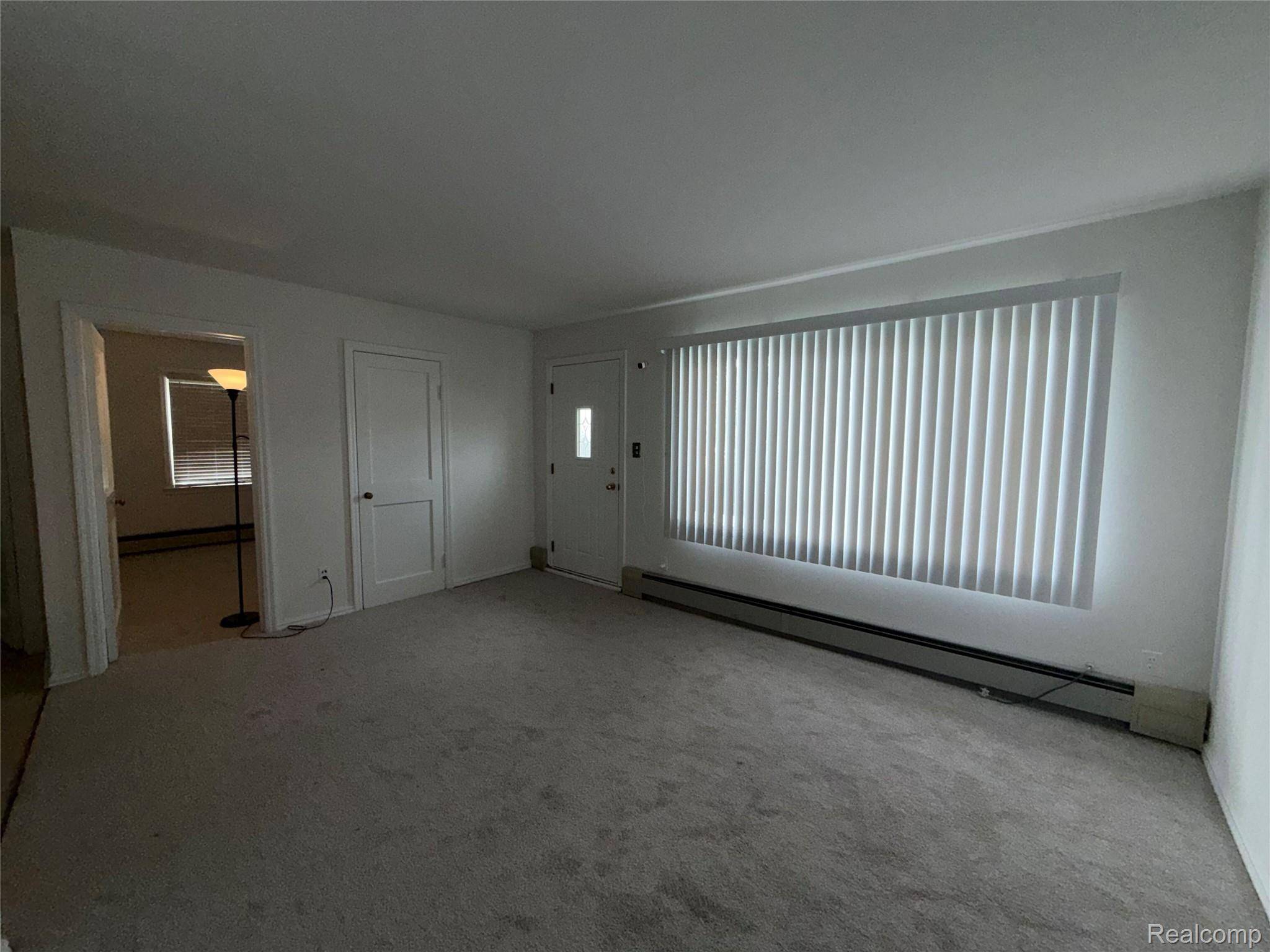 26004 Waldorf ST, Roseville, MI 48066