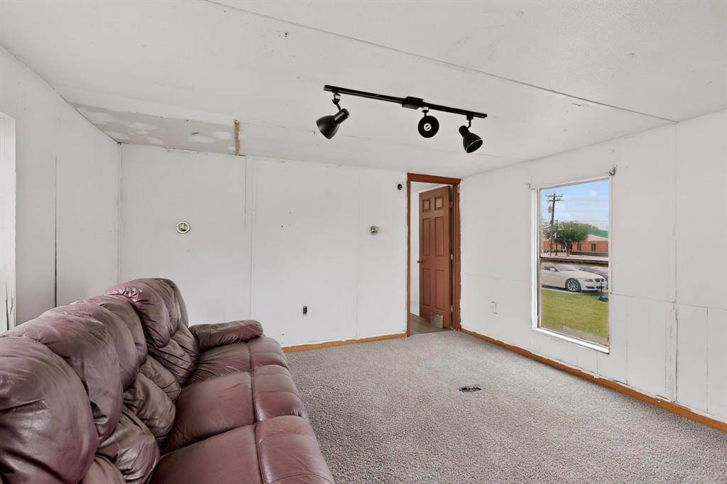 406 Debbie Street, Little Elm, TX 75068