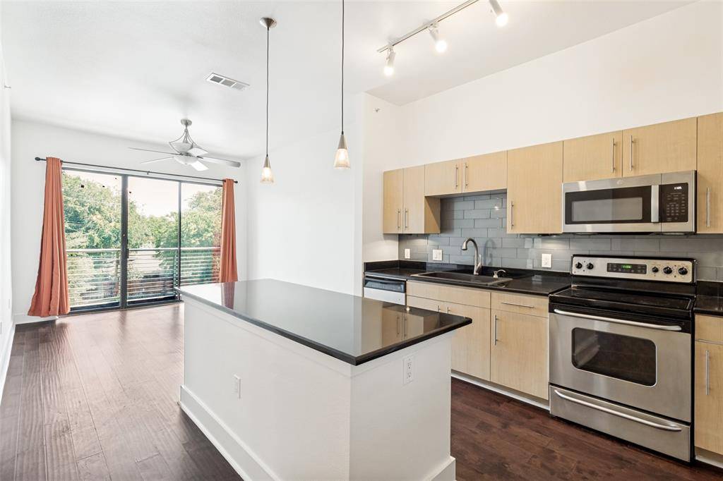 4414 Cedar Springs Road #320, Dallas, TX 75219