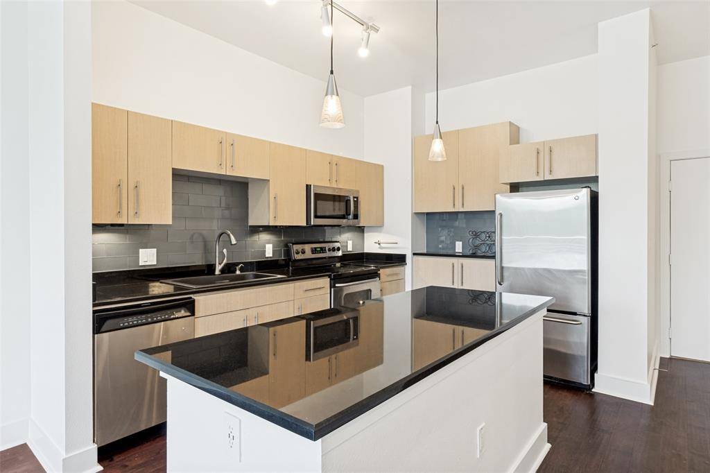 4414 Cedar Springs Road #320, Dallas, TX 75219