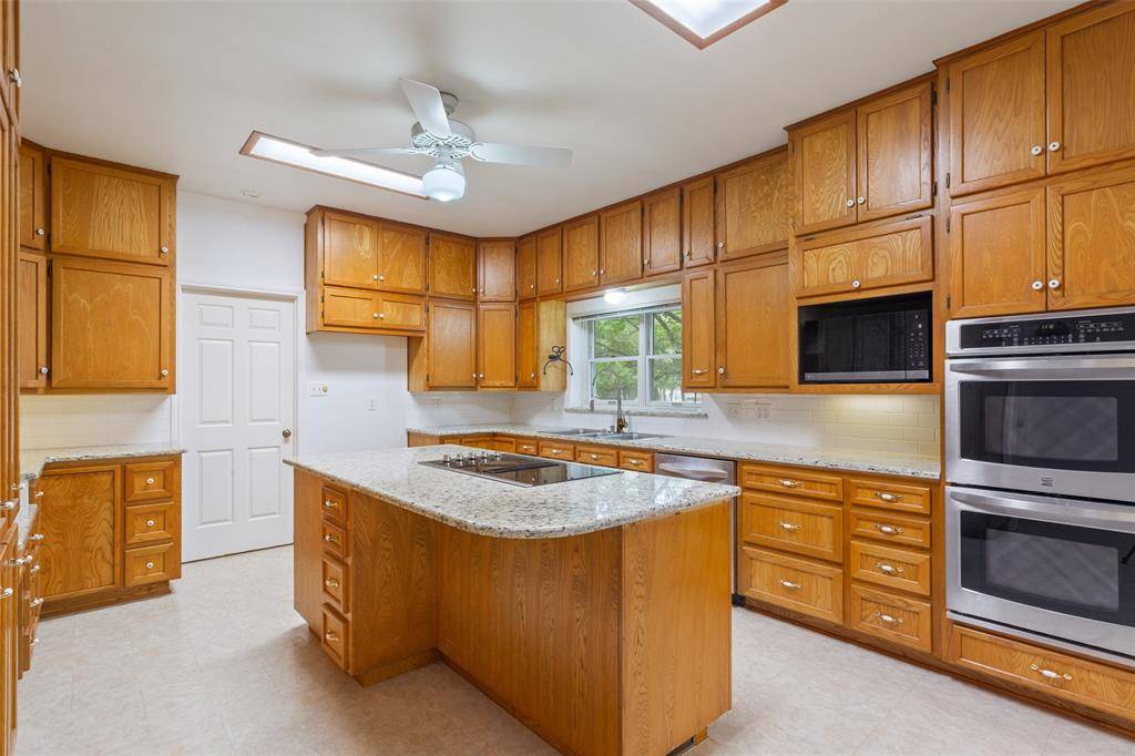 1277 Hcr 4251, Hillsboro, TX 76645