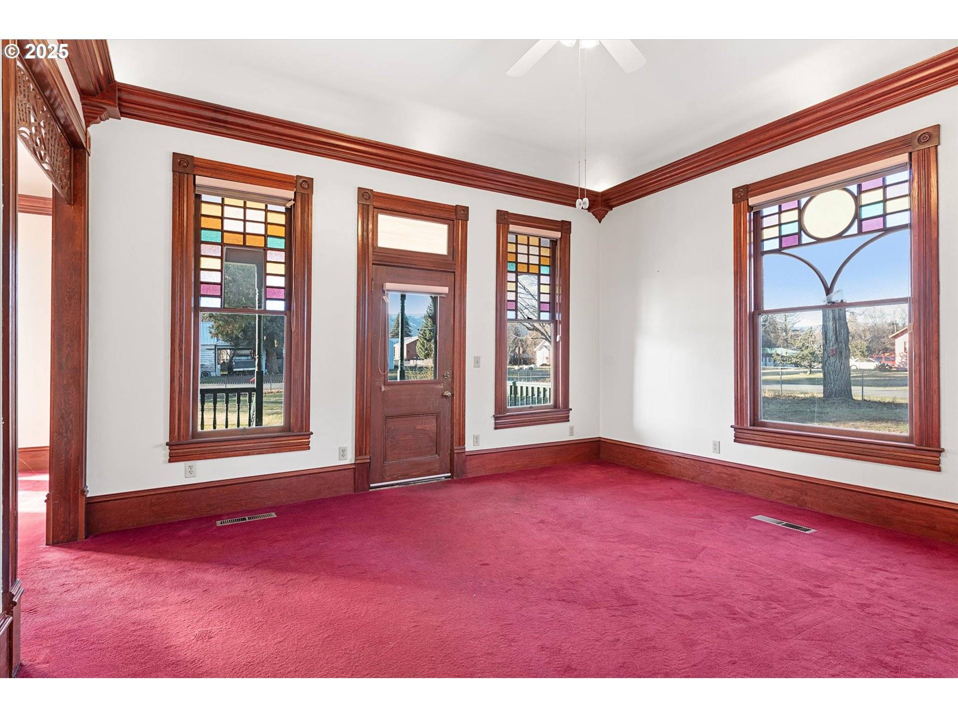 155 N 6TH AVE, Elgin, OR 97827