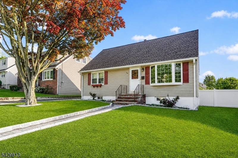 65 Hilltop Ct, Clifton City, NJ 07012