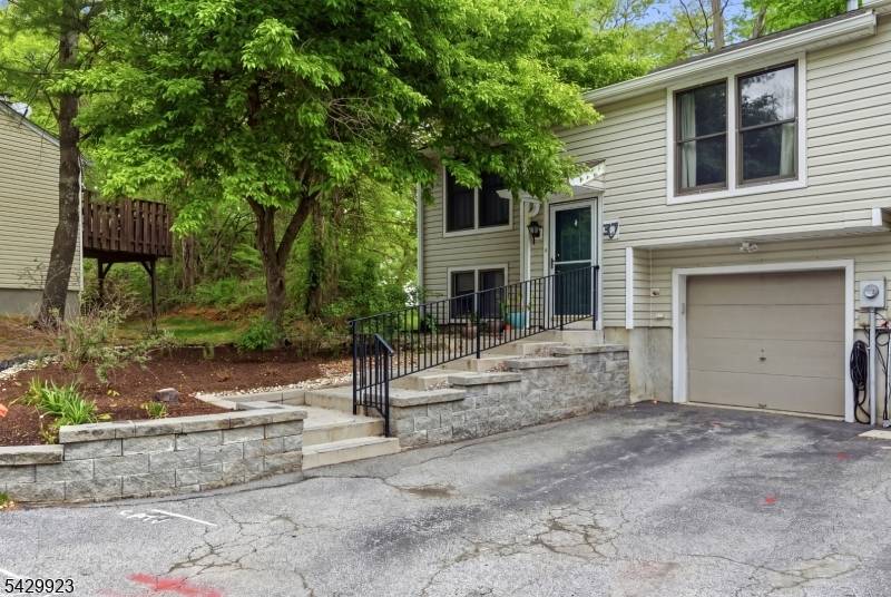 37 Quail Ct, Hardyston Twp., NJ 07419