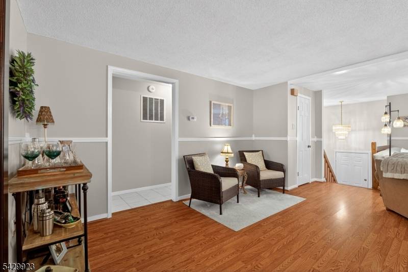37 Quail Ct, Hardyston Twp., NJ 07419