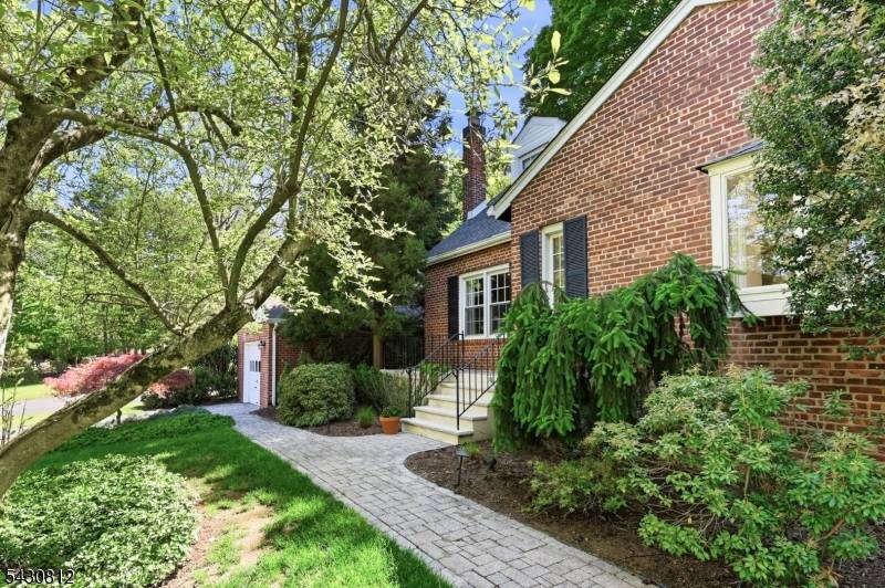 806 Ramapo Valley Rd, Oakland Boro, NJ 07436
