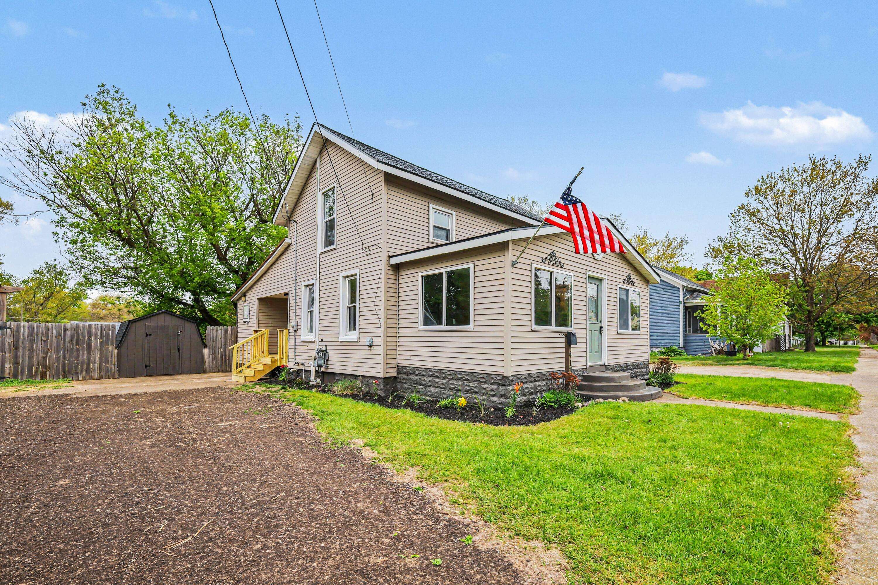 413 S Front ST, Belding City, MI 48809