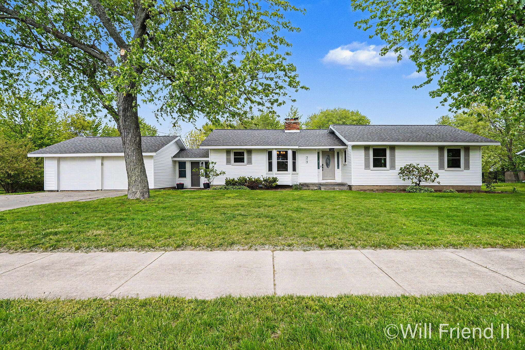 319 Country Club RD, Holland City, MI 49424