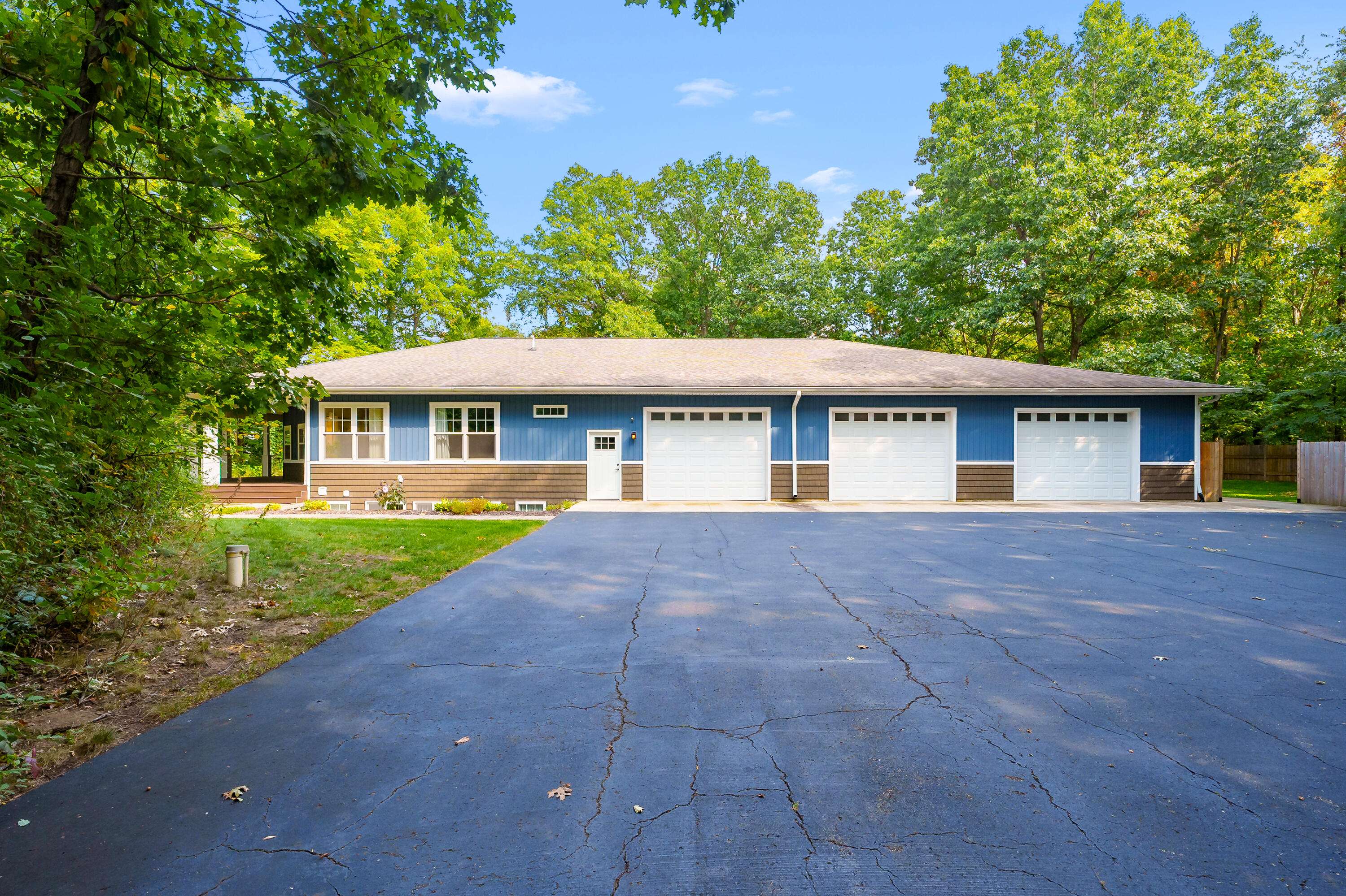 1050 102nd AVE, Gun Plain Twp, MI 49080