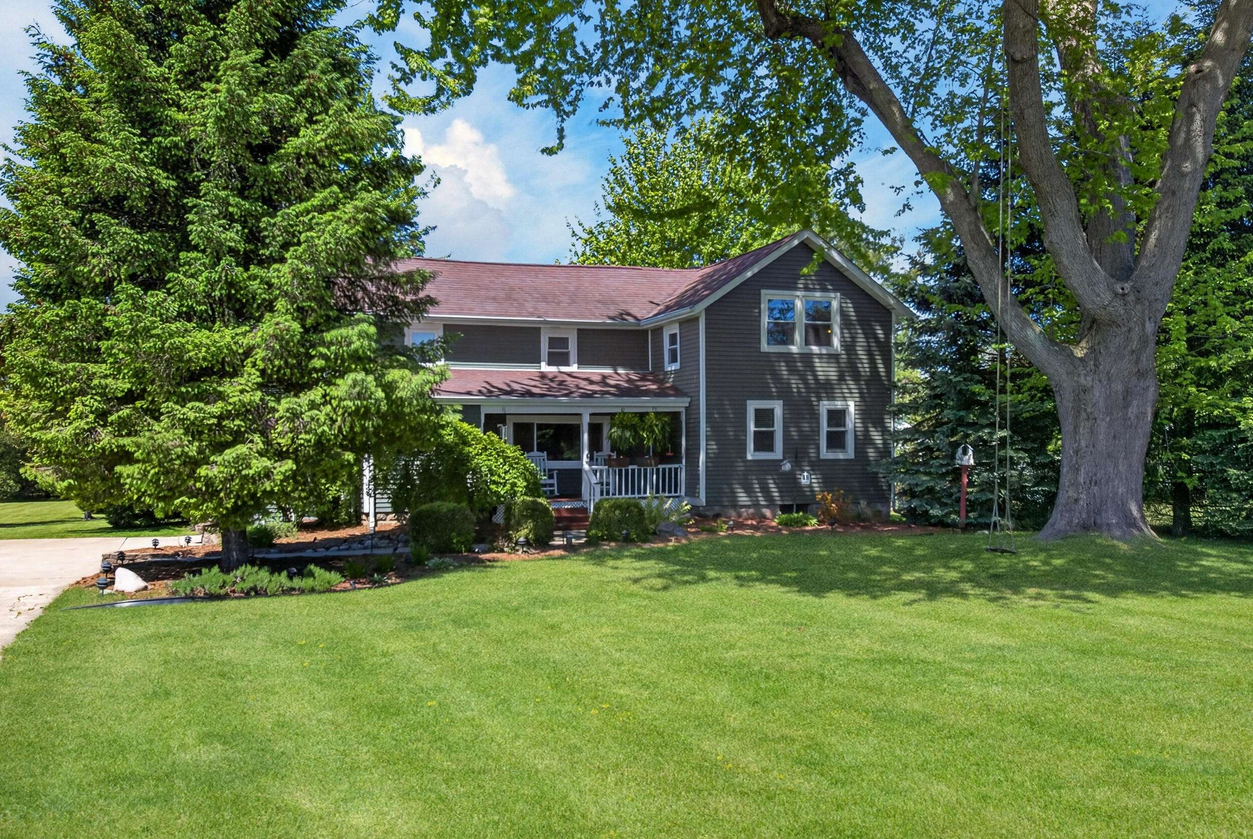 9064 Ruggles RD, Baroda Twp, MI 49101