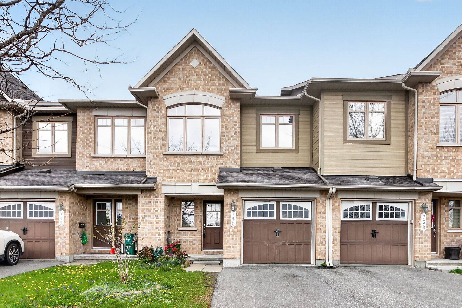 740 Paul Metivier DR, Barrhaven, ON K2J 3G4
