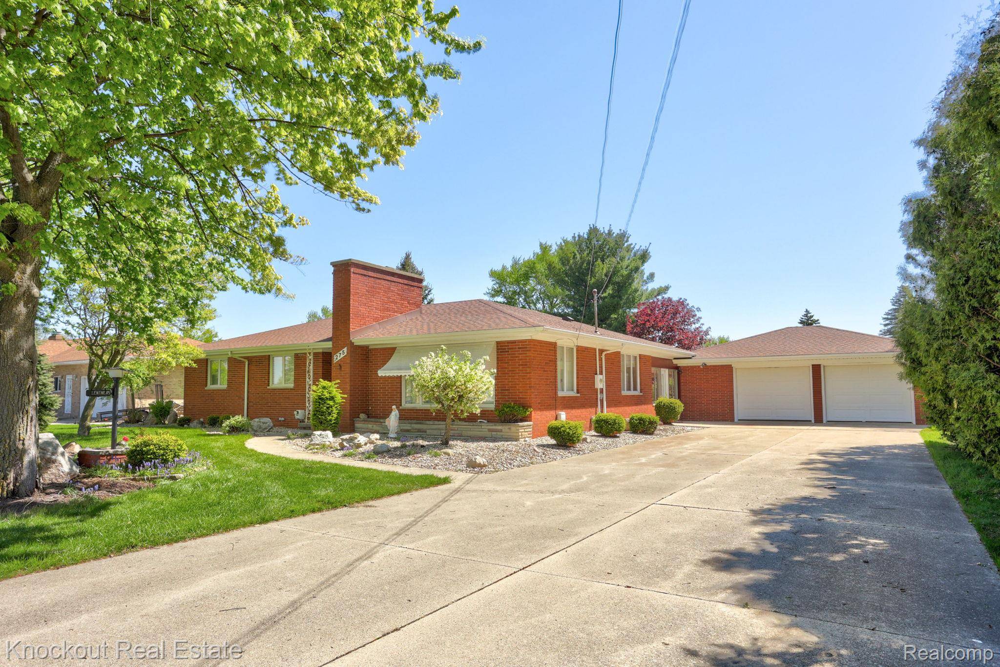 275 S Airport RD, Buena Vista Charter Township, MI 48601