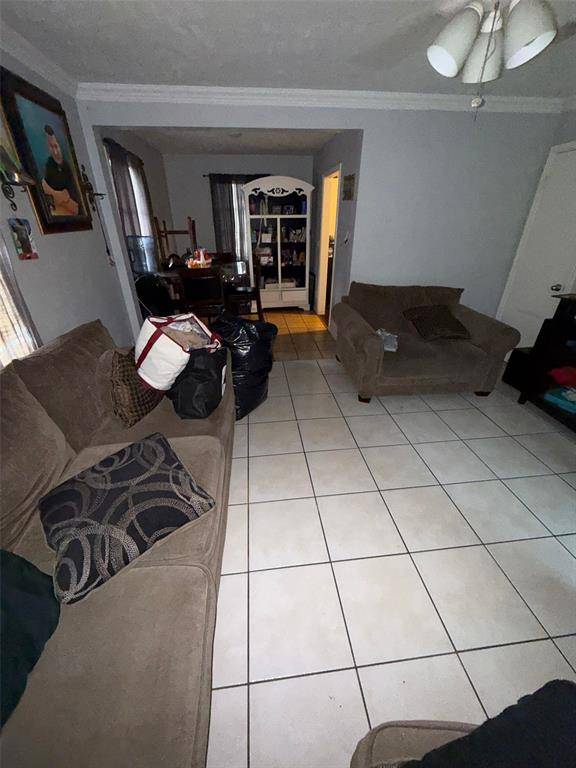 311 N Montreal Avenue, Dallas, TX 75208
