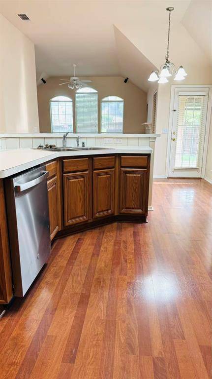 2440 ravenhurst Drive, Plano, TX 75025
