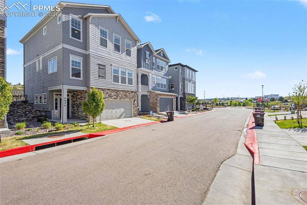 4674 Peak Crest VW, Colorado Springs, CO 80918