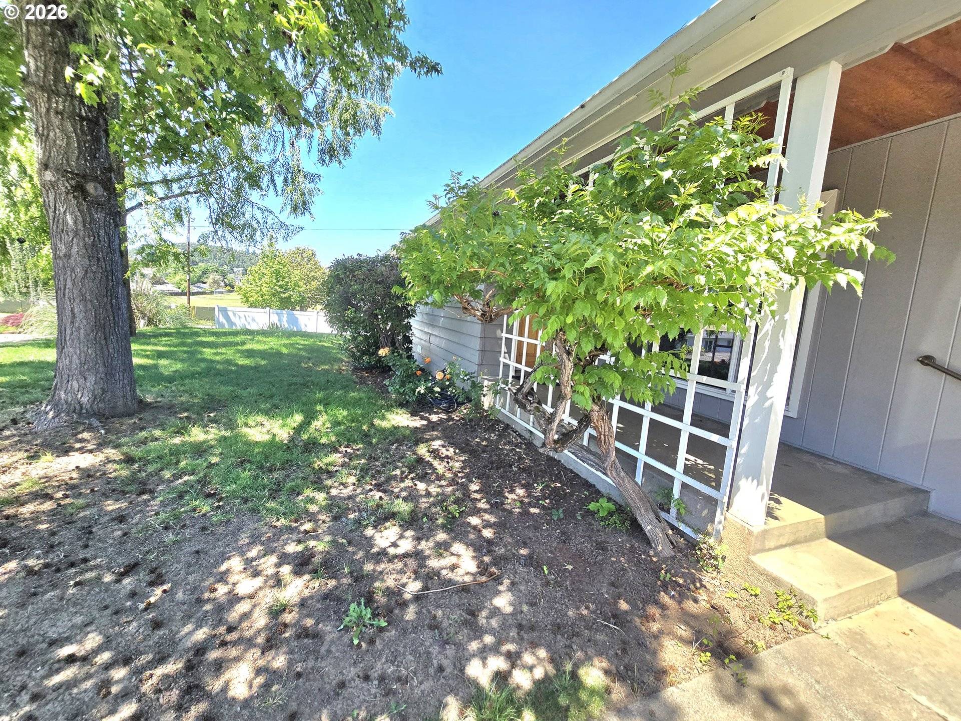 1642 NW ALMOND AVE, Roseburg, OR 97471