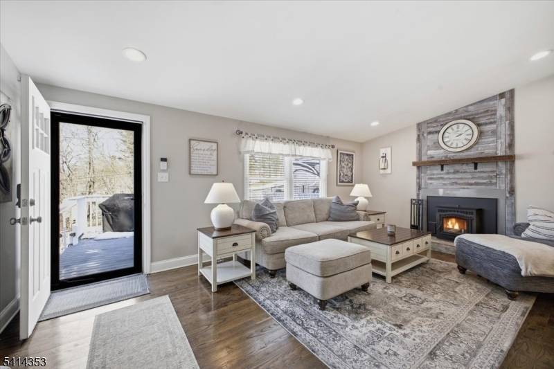 66 Ridgeway Ave, Hope Twp., NJ 07825