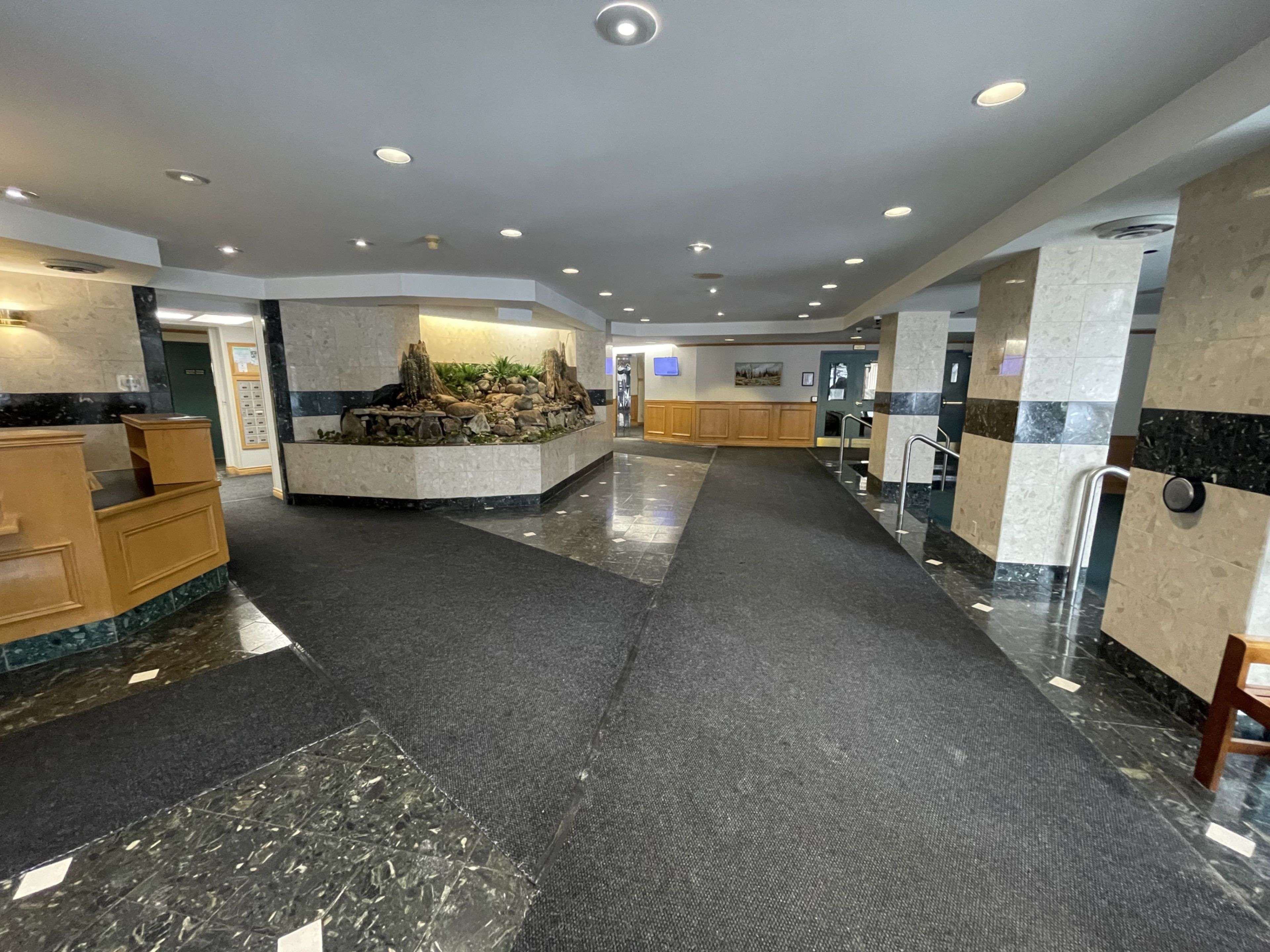 1025 Grenon AVE #901, Britannia Heights - Queensway Terrace N And Area, ON K2B 8S5
