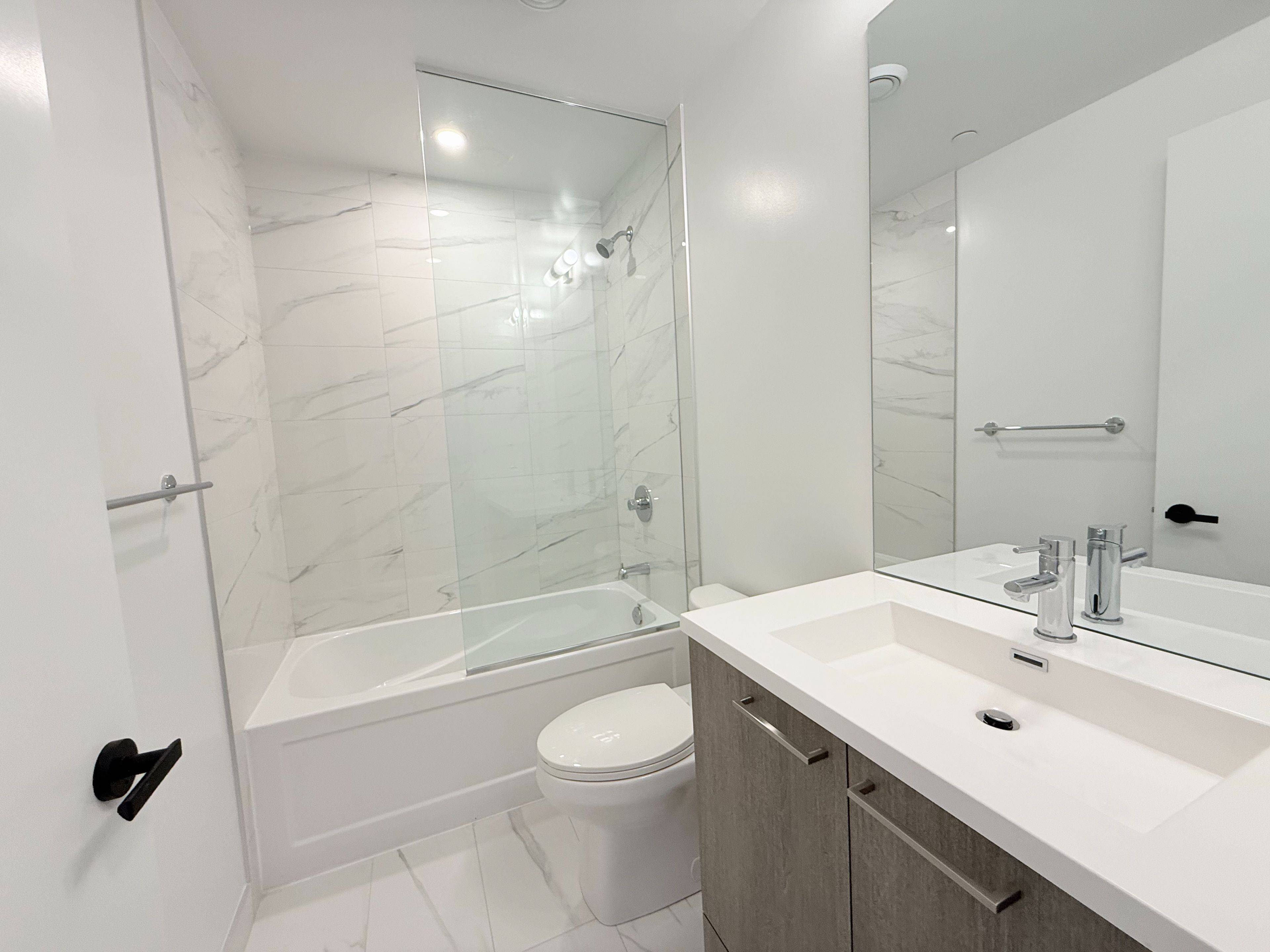 195 Commerce ST #4507, Vaughan, ON L4K 0P9
