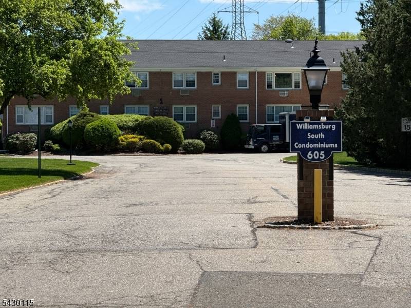 605 Grove St #13, Clifton City, NJ 07013
