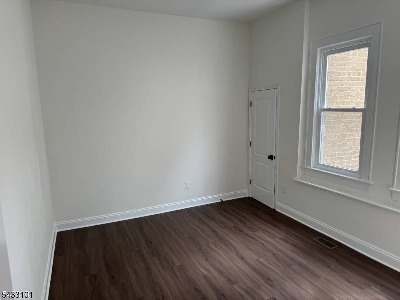 43 1St Ave #1, Raritan Boro, NJ 08869