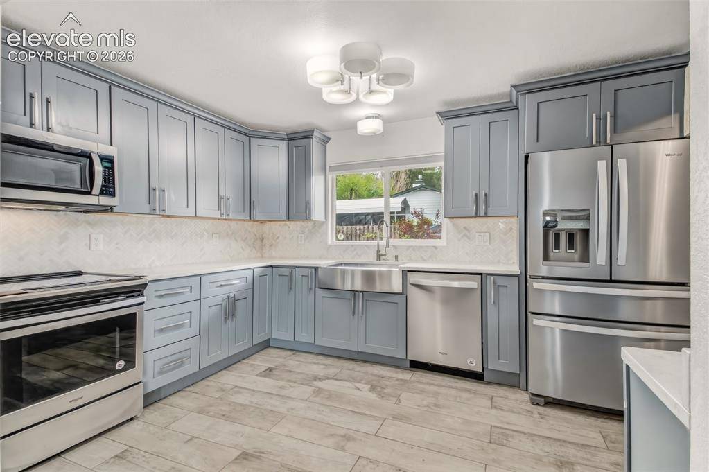 132 Rainbow PL, Colorado Springs, CO 80906