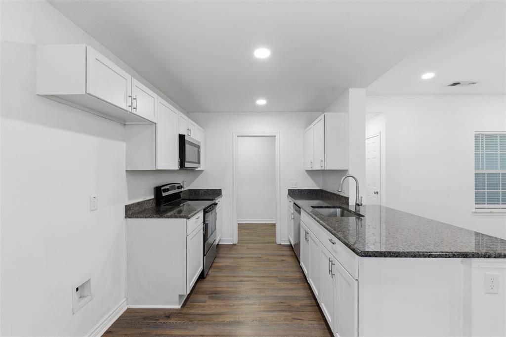 521 E Sears Street, Denison, TX 75021