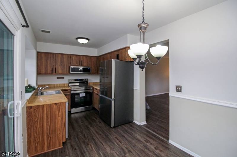 7 Duck Hawk Ct, Allamuchy Twp., NJ 07840