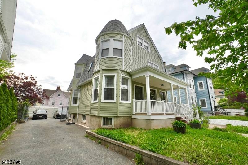 566 Highland Ave, Newark City, NJ 07104