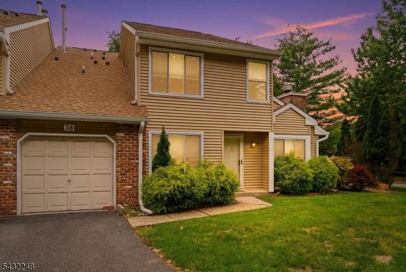 38 Cherrywood Dr, Franklin Twp., NJ 08873