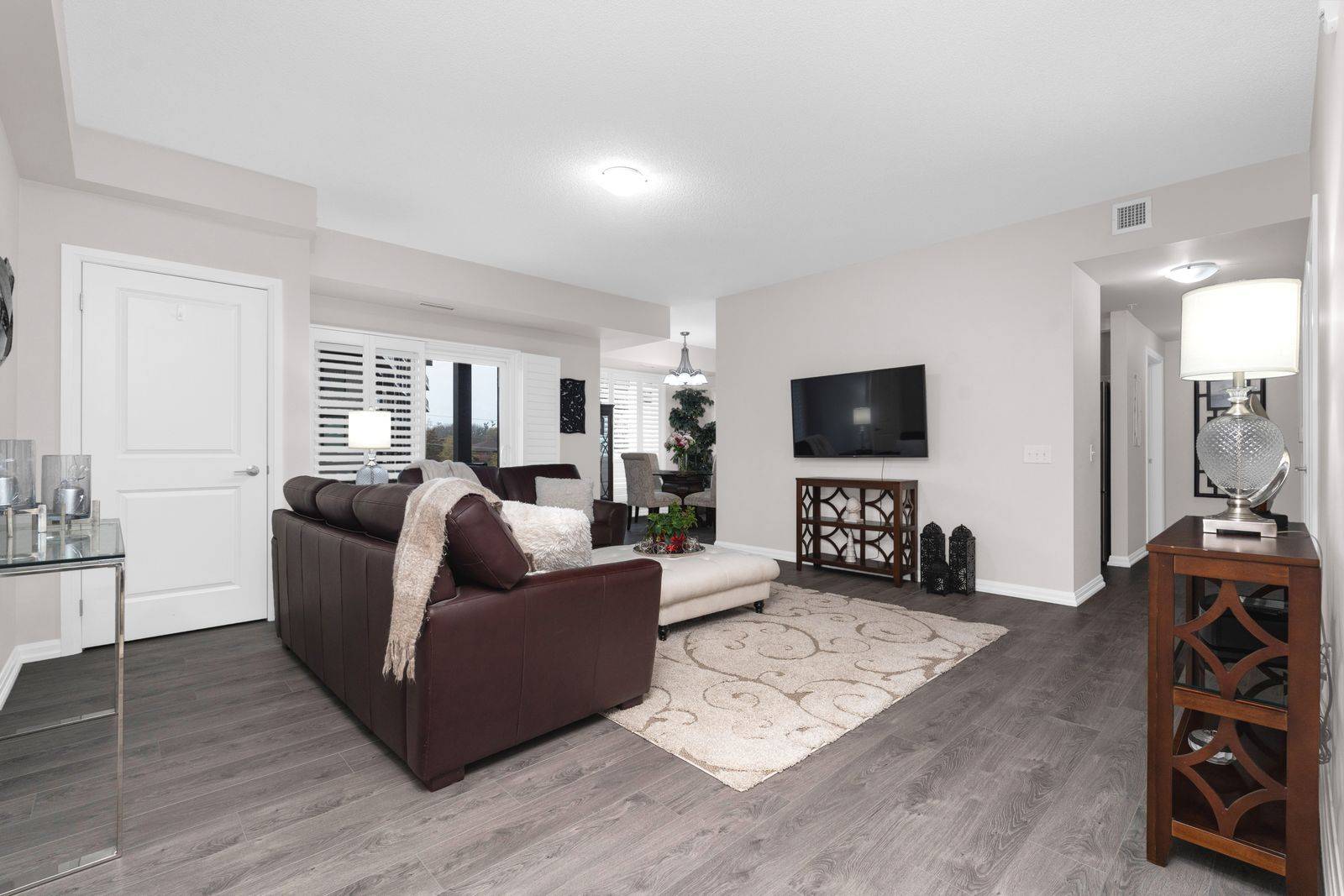 302 Essa RD #201, Barrie, ON L9J 0H3