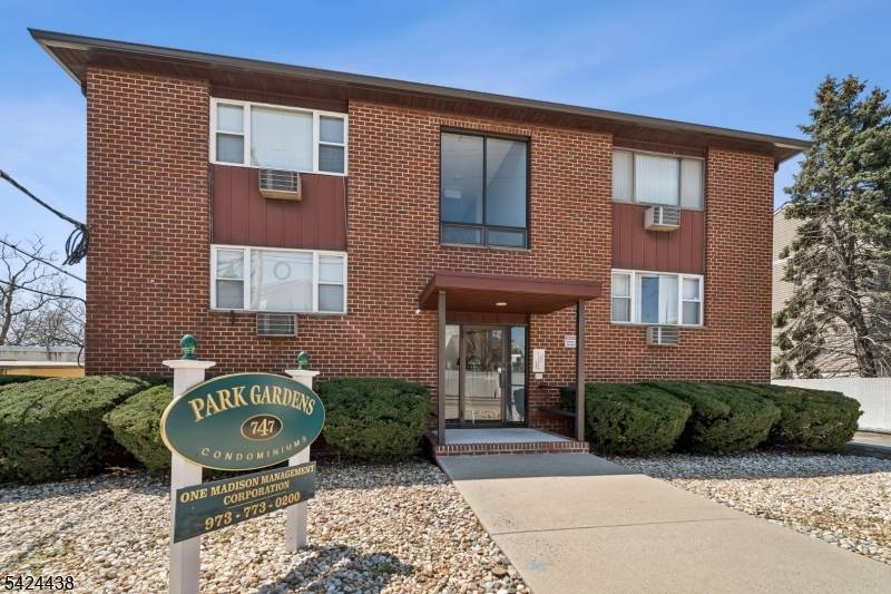 747 Riverside Ave #C-8, Lyndhurst Twp., NJ 07071